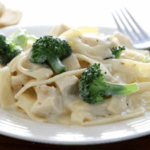 Fettuccine Alfredo W/ Broccoli Dinner