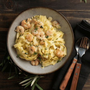 Fettuccine Alfredo W/ Shrimp Dinner